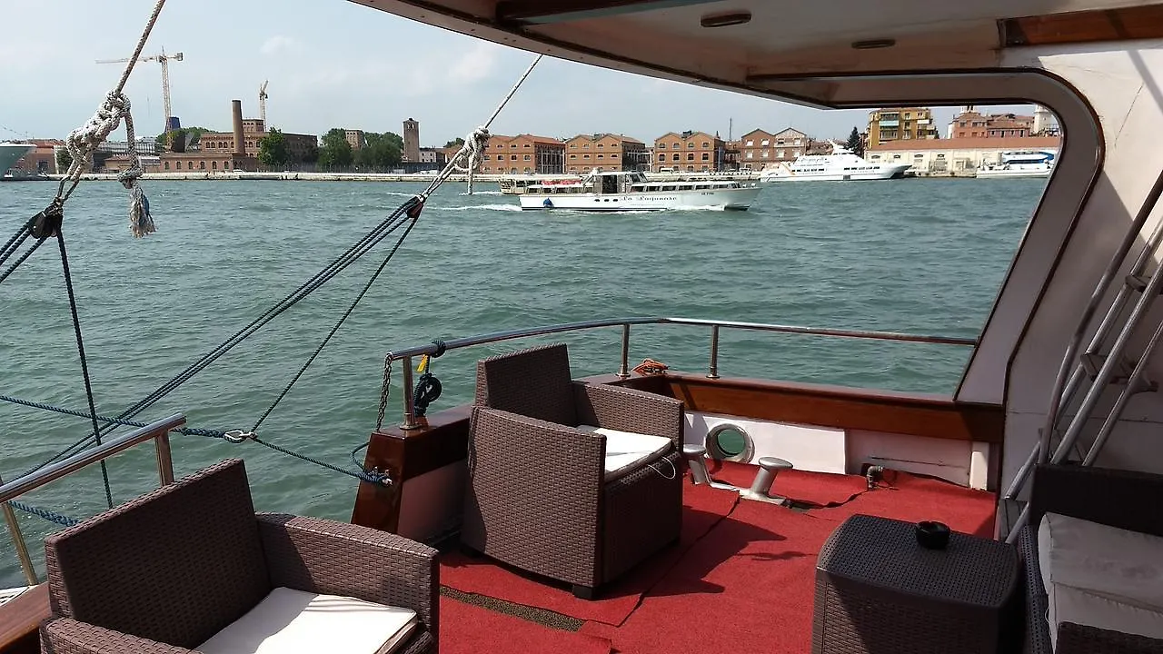 Yacht Fortebraccio Venezia Botel Venice
